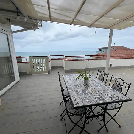 Horizon Apartment *